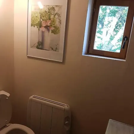 Maison Avec Tour En Pierre Au Coeur Des Champs De Lavande Revest-du-Bion