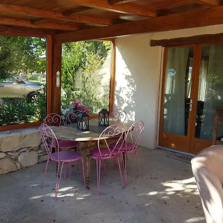 Maison Avec Tour En Pierre Au Coeur Des Champs De Lavande Dom wakacyjny *