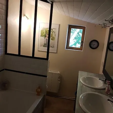 Maison Avec Tour En Pierre Au Coeur Des Champs De Lavande Revest-du-Bion