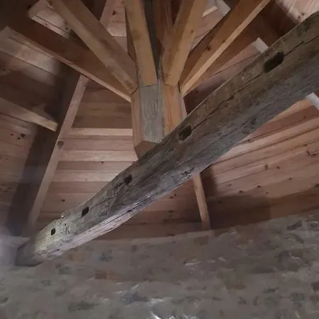 Maison Avec Tour En Pierre Au Coeur Des Champs De Lavande *