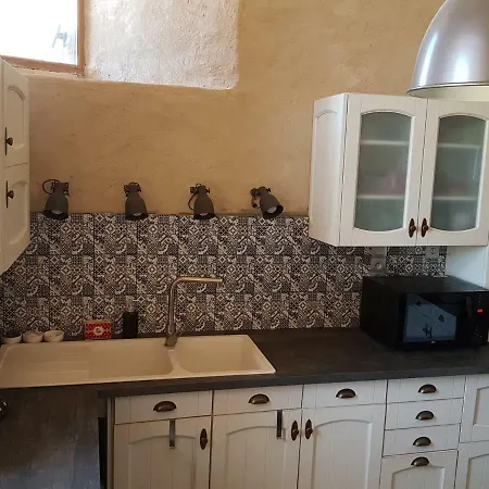 Dom wakacyjny Maison Avec Tour En Pierre Au Coeur Des Champs De Lavande *