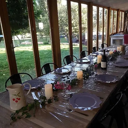 Maison Avec Tour En Pierre Au Coeur Des Champs De Lavande *
