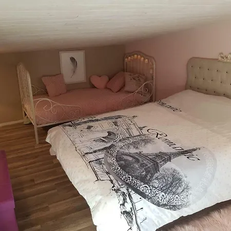 Maison Avec Tour En Pierre Au Coeur Des Champs De Lavande Dom wakacyjny Revest-du-Bion