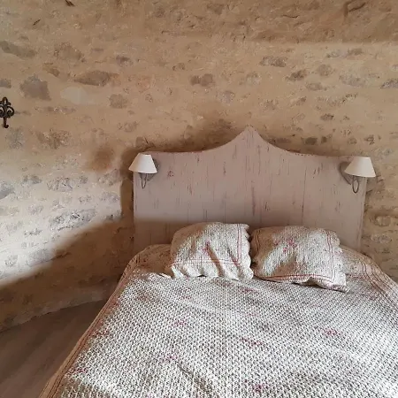 Maison Avec Tour En Pierre Au Coeur Des Champs De Lavande Dom wakacyjny Revest-du-Bion